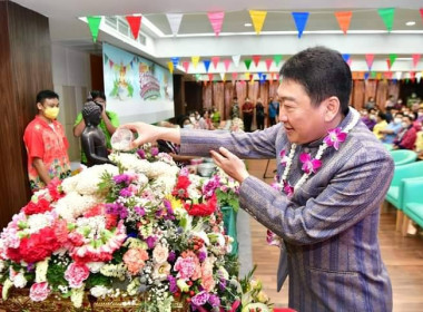 สหกรณ์จังหวัดร้อยเอ็ดนำบุคลากรสำนักงานเข้าร่วมกิจกรรมงานวันผู้สูงอายุแห่งชาติ ประจำปี 2566 ของกรมส่งเสริมสหกรณ์ ... พารามิเตอร์รูปภาพ 2